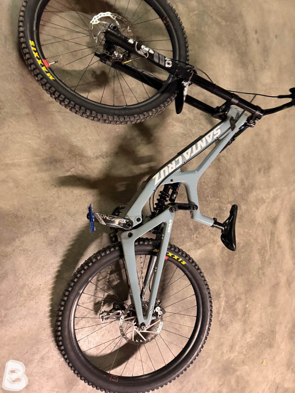 Santa Cruz V10 S MX / Carbon CC 2023