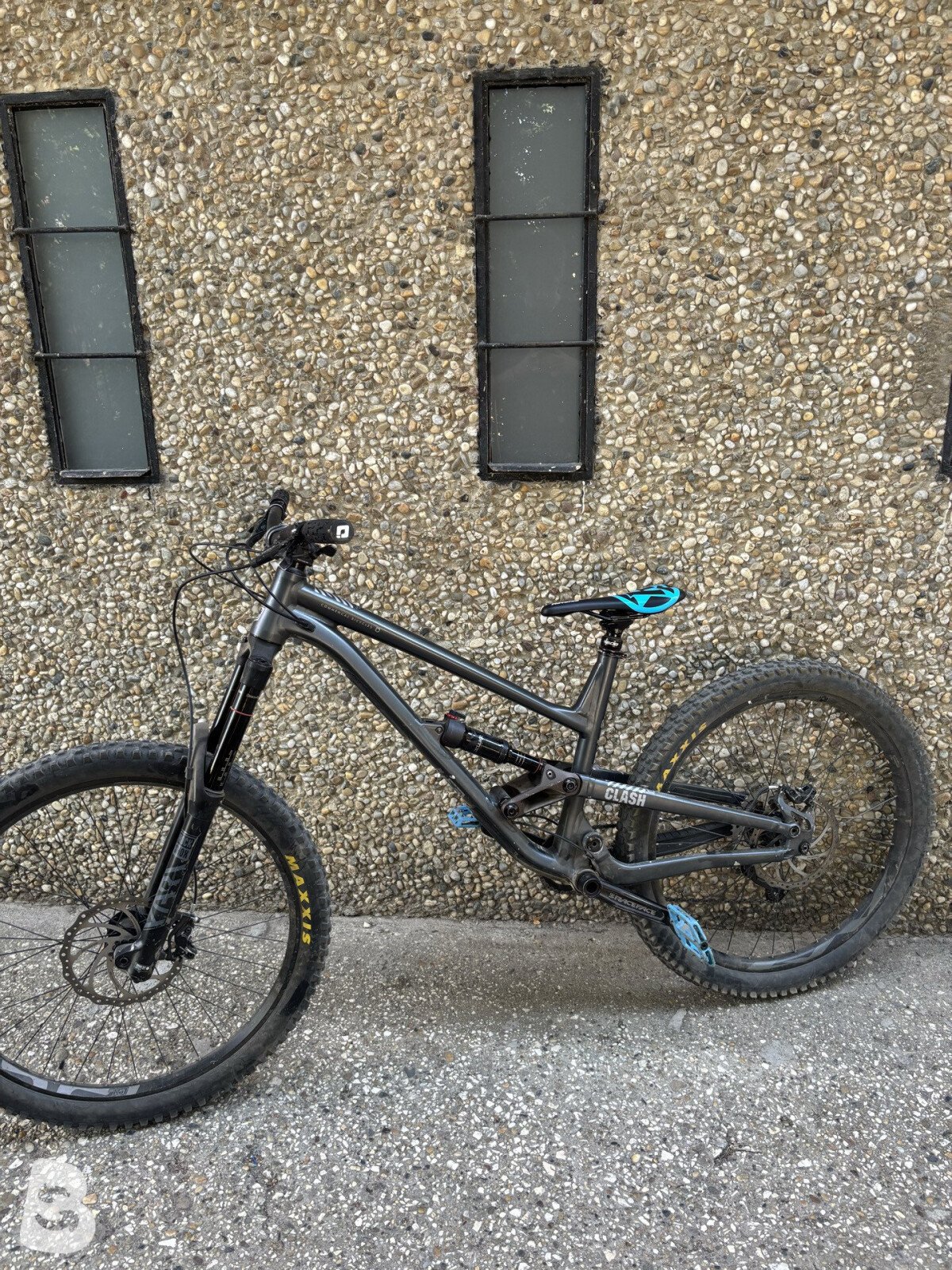 Commencal Clash Essential 2021
