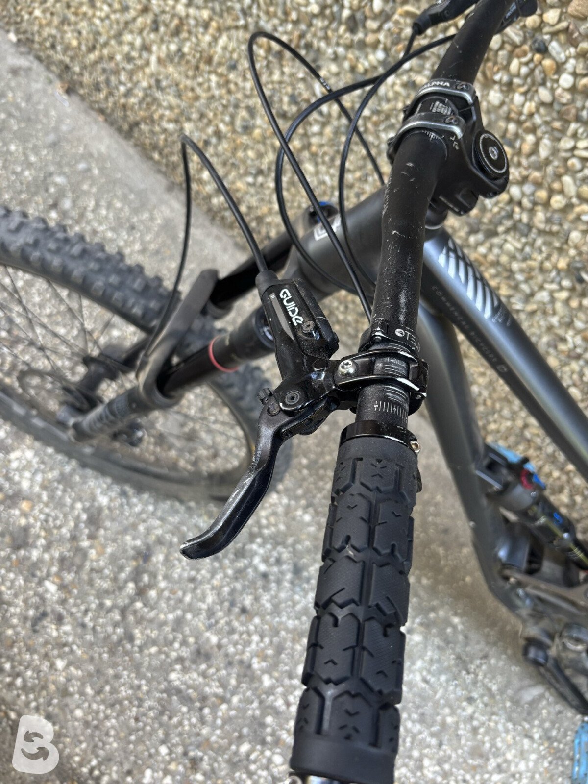 Commencal Clash Essential 2021