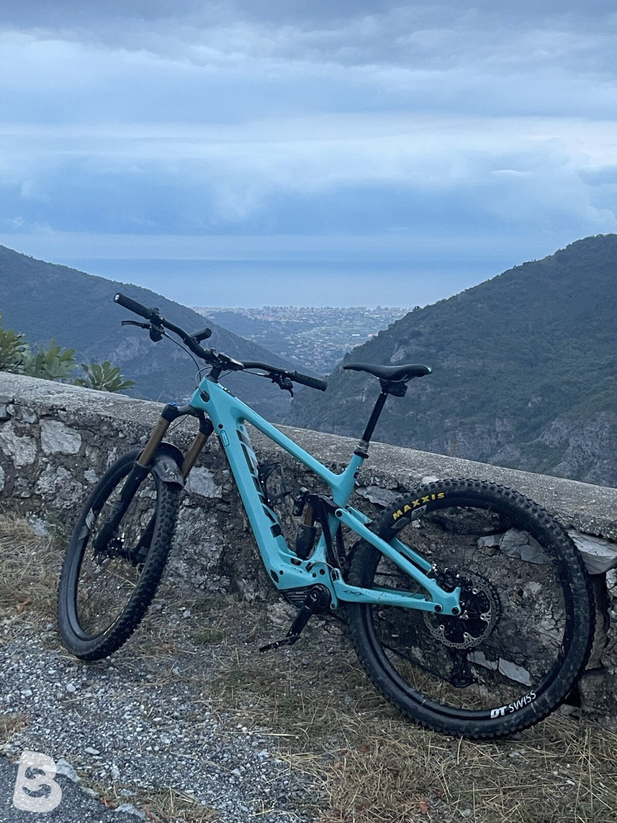 Yeti Sb 160E custom 2025