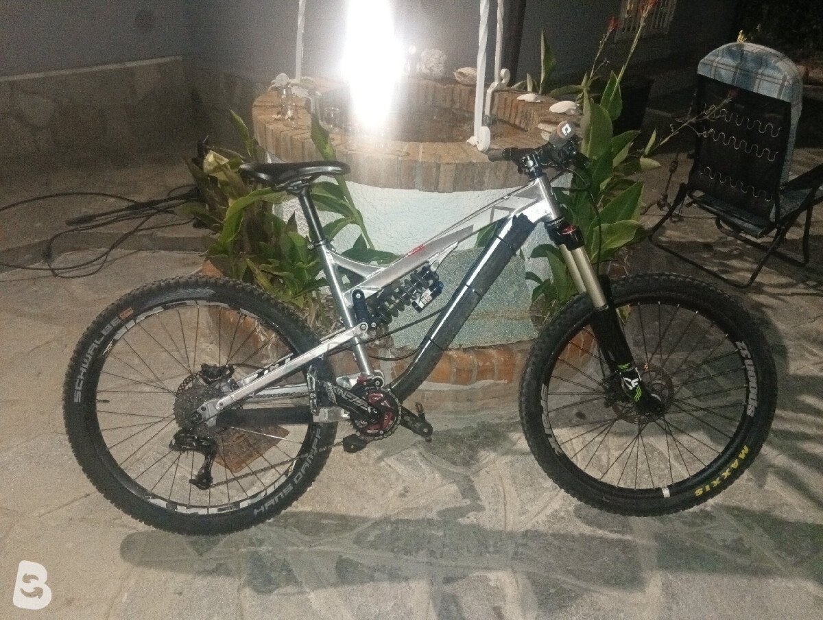 Nukeproof Mega 275 Comp 2017