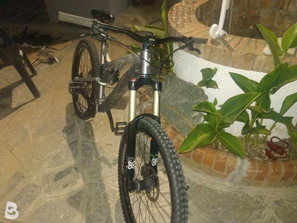 Nukeproof Mega 275 Comp 2017
