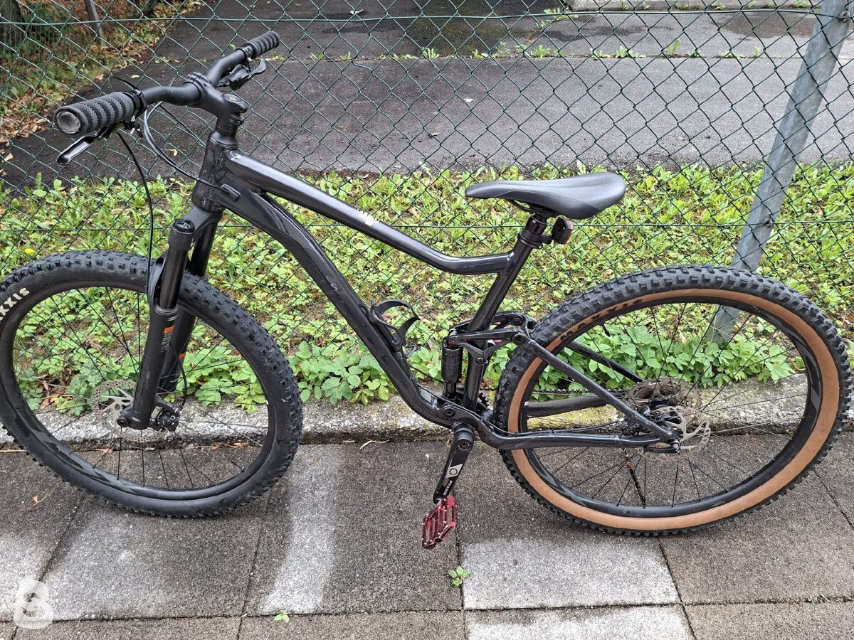 Giant Stance 2 2025