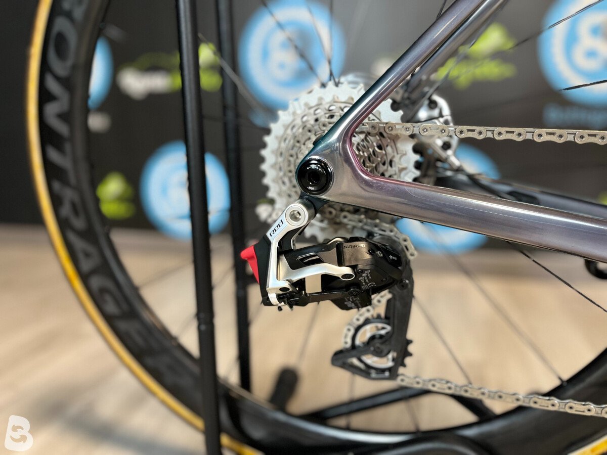 Trek Madone SLR9 eTap Gen.8 2025
