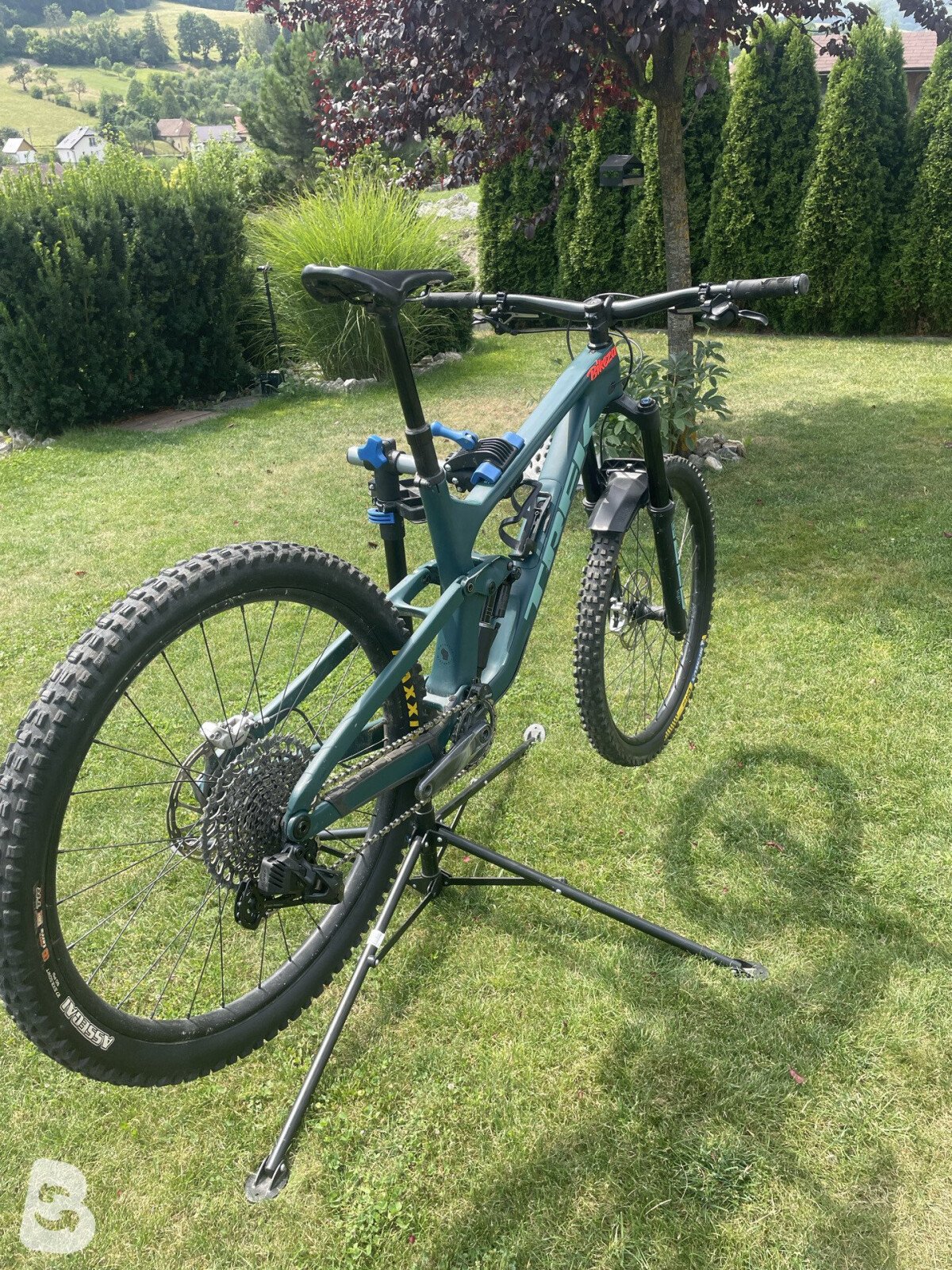 Trek slash custom 2023