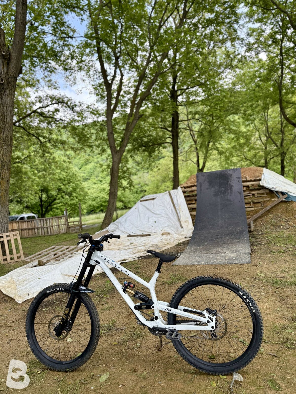 Commencal Furious Essential 2025