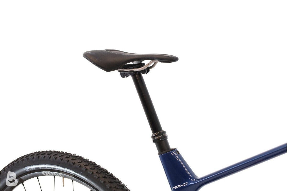 Berria Mako Pro X0 AXS Flight Attendant 2024