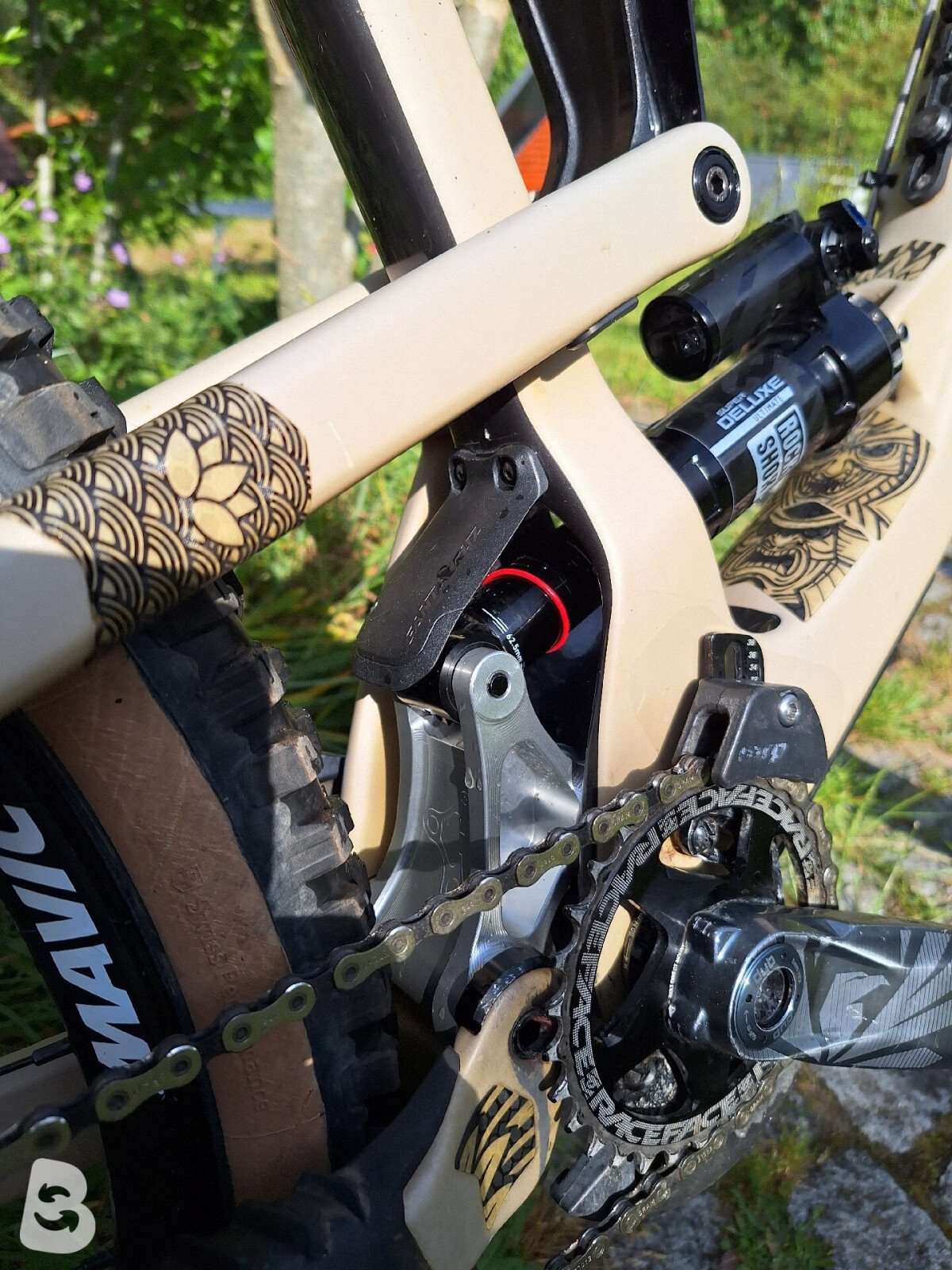 Santa Cruz Nomad V4 2020