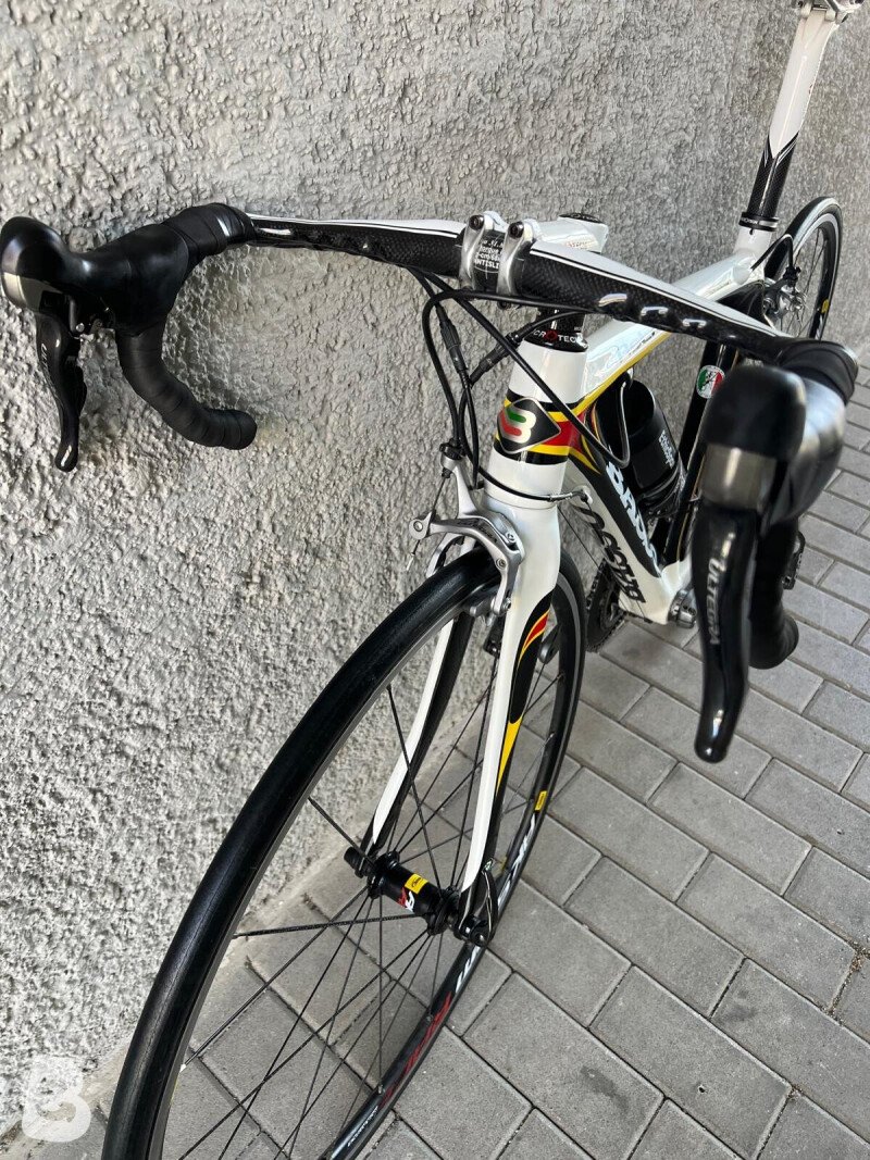 Basso Astra 2011
