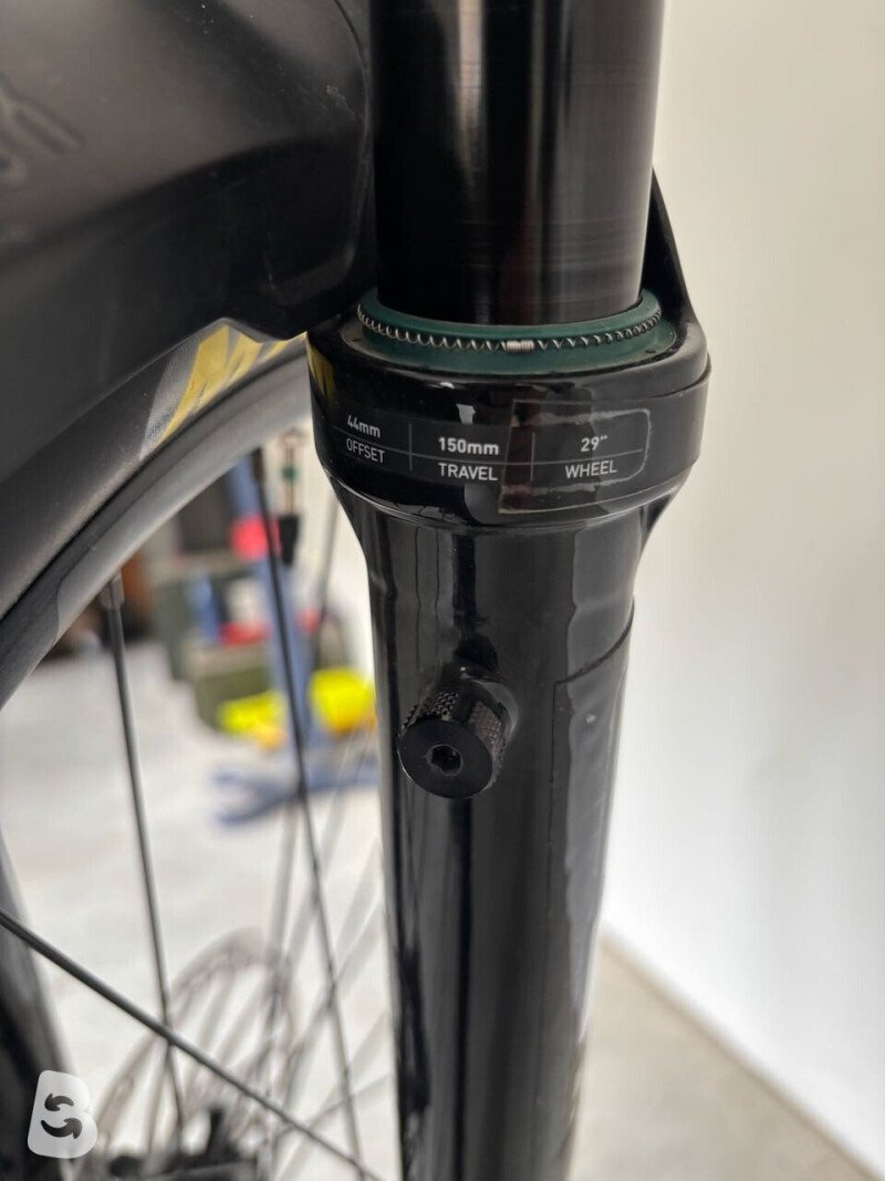Mondraker RAZE CARBON R 2022