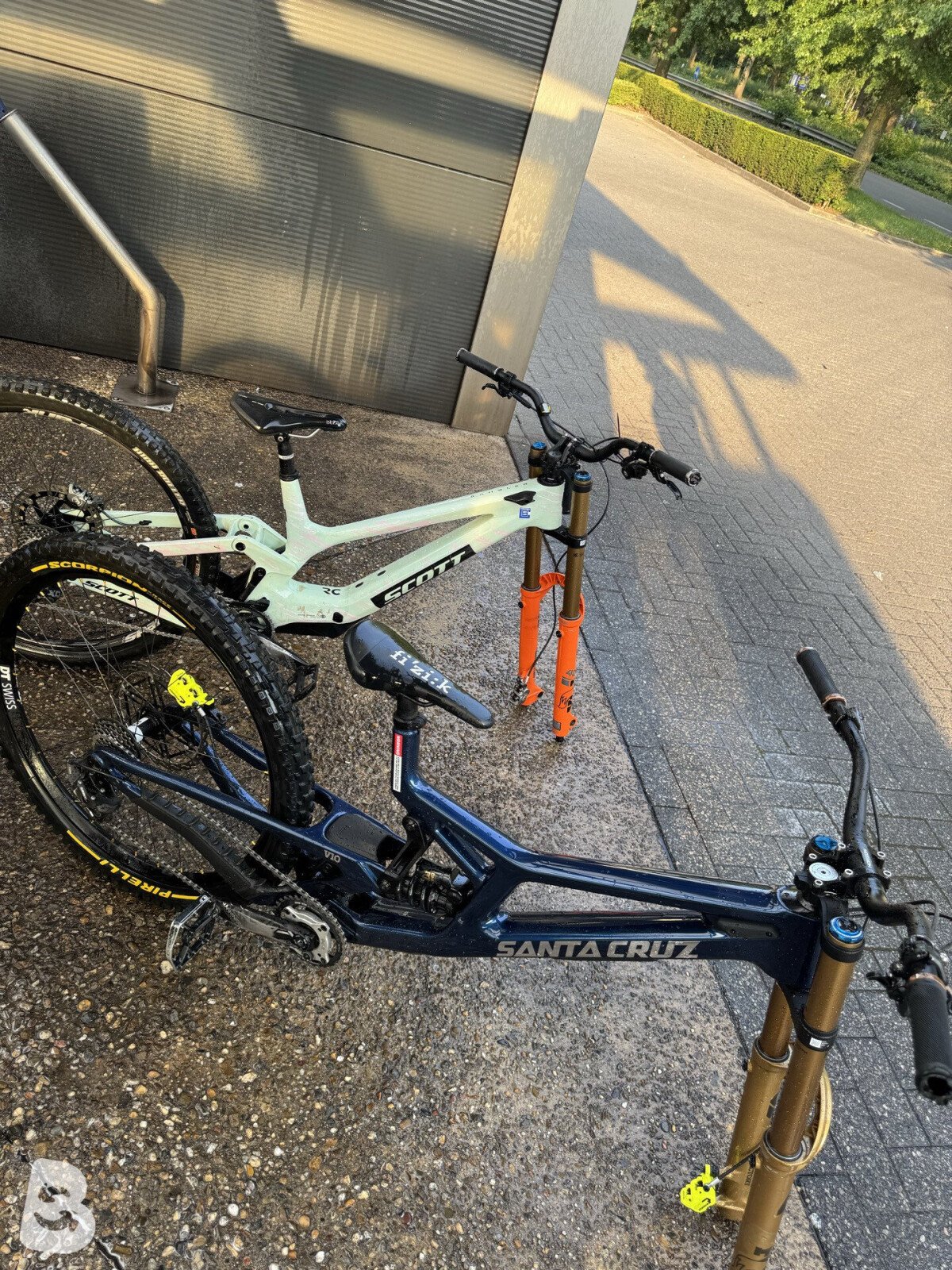 Santa Cruz V10 2026