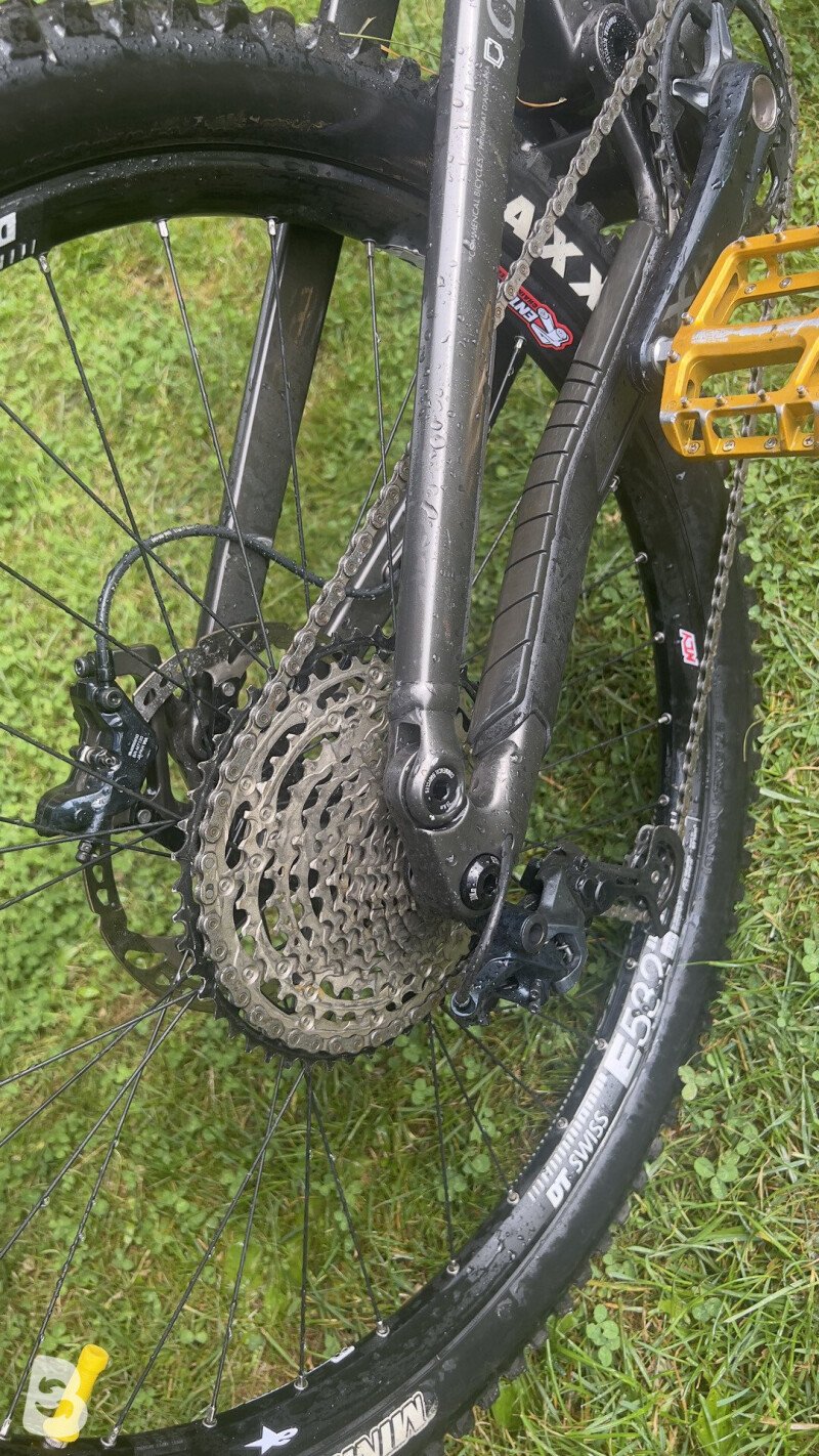 Commencal Clash Essential 2024