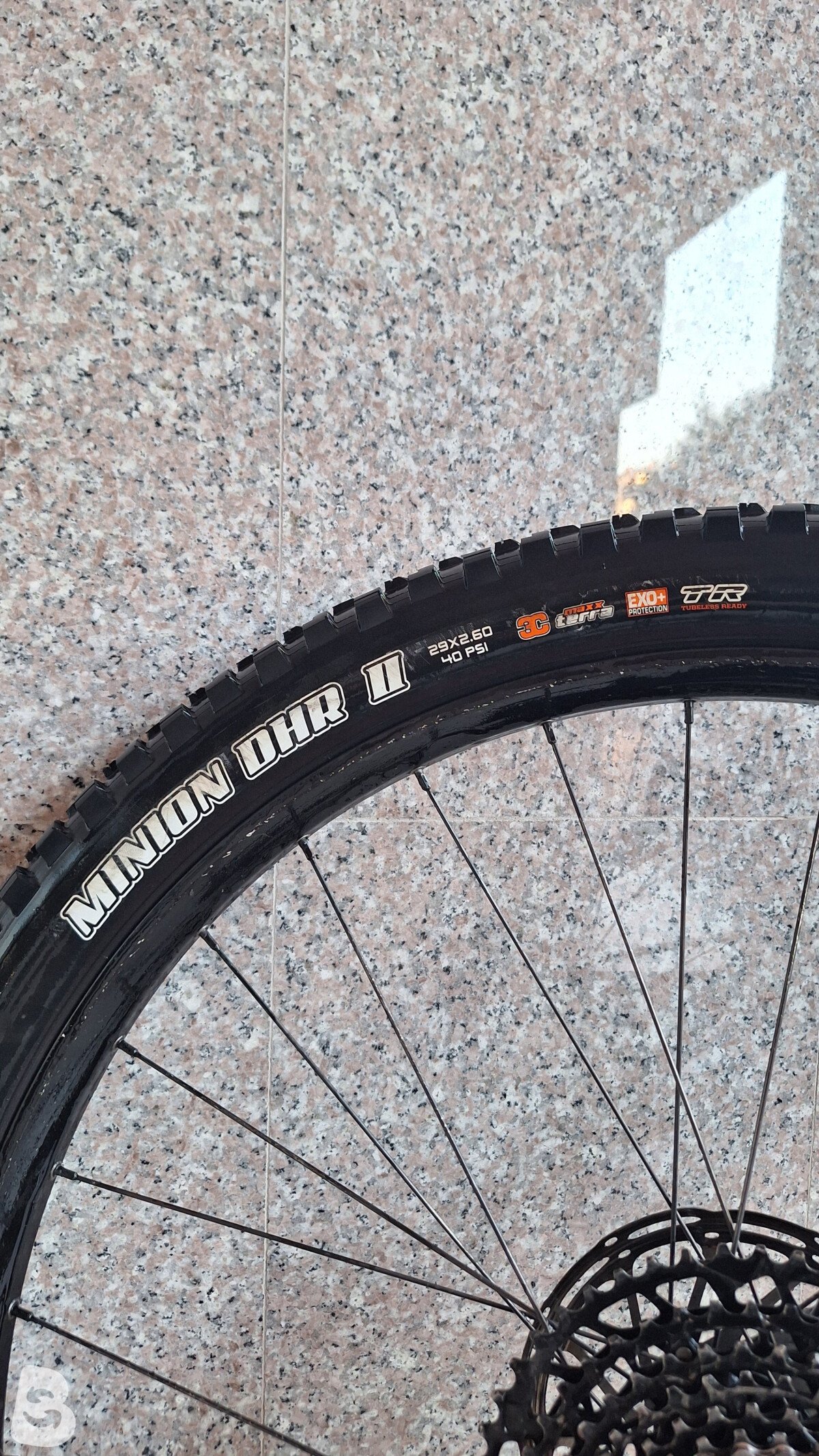 Mondraker Raze 2025