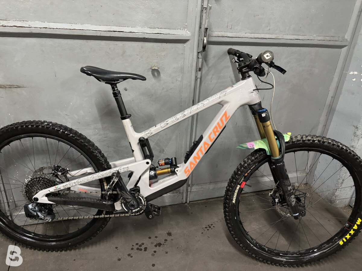 Santa Cruz Nomad 6 CC 2023