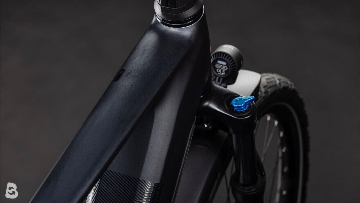 Cube Kathmandu Hybrid Pro 800 coal´n´black 2026