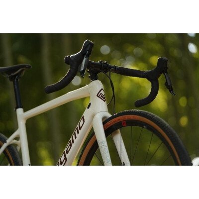 Megamo WEST 17 2025
