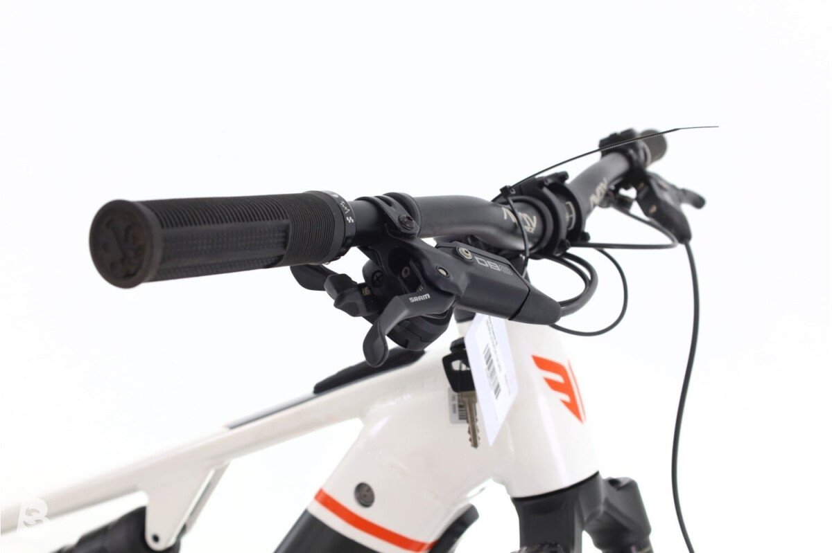 Berria Cayman XT 2025