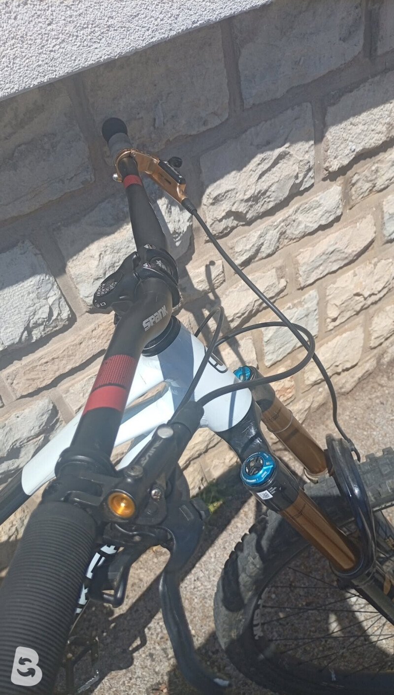 Mondraker RAZE 2023