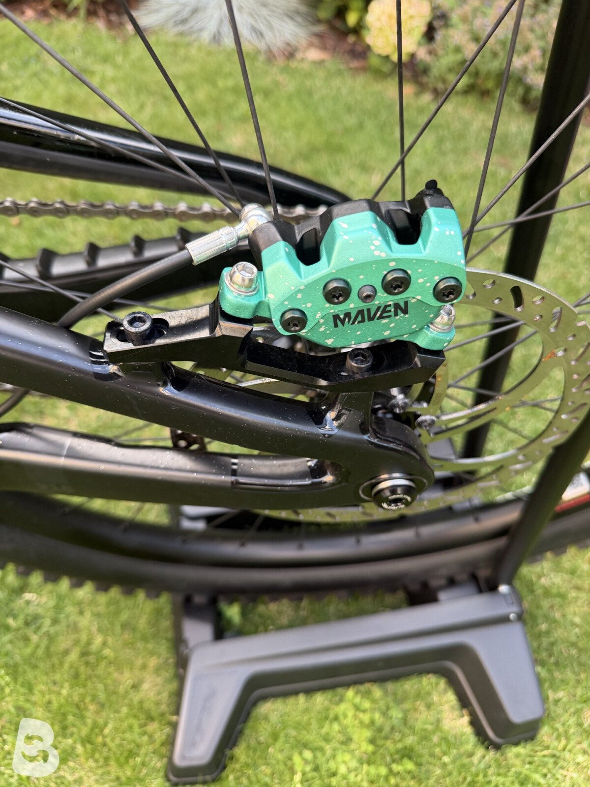 Santa Cruz V10 2025