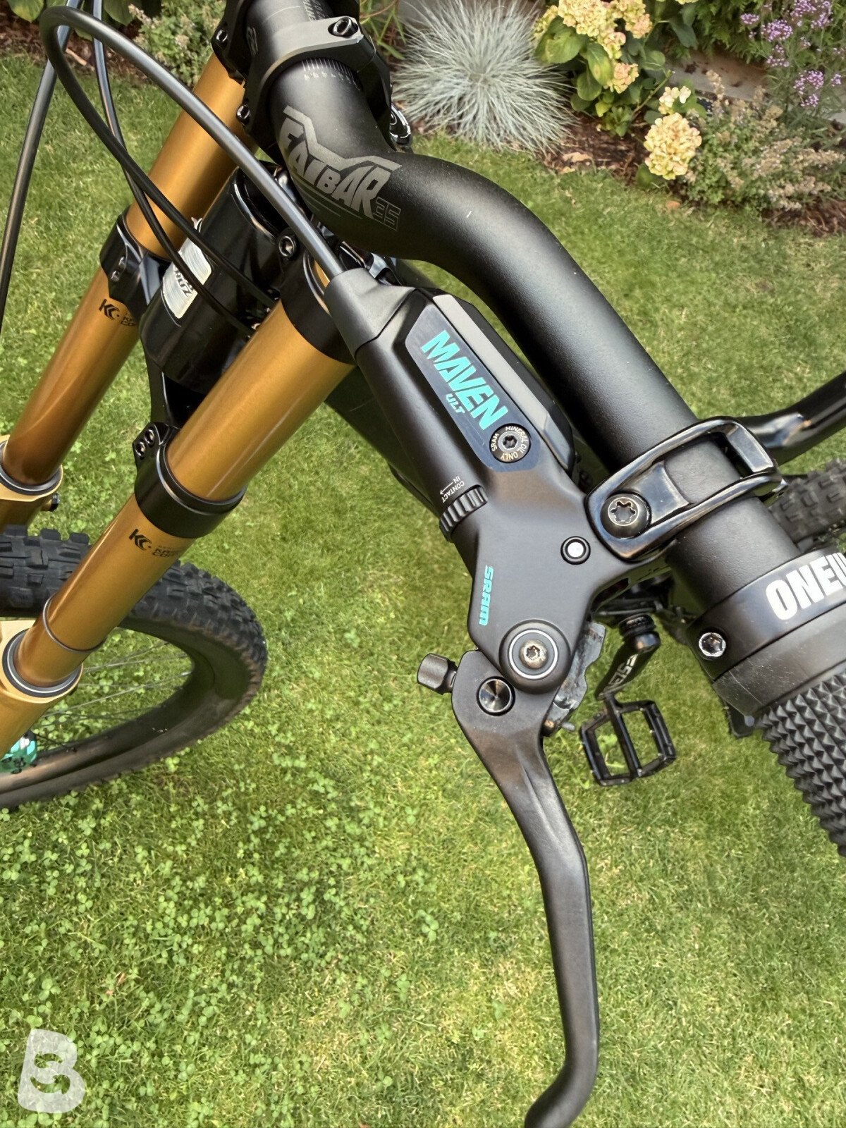 Santa Cruz V10 2025