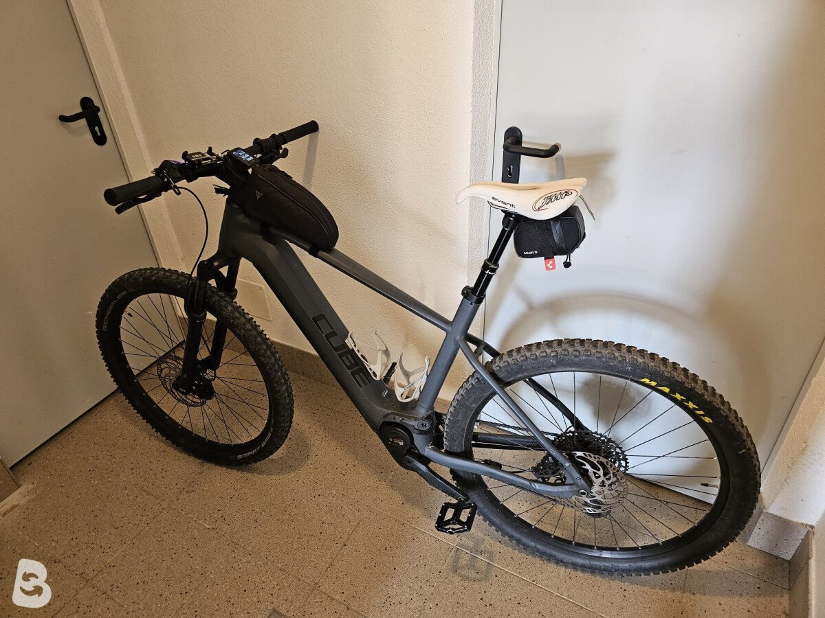 Cube REACTION HYBRID 29' size XXL batteria da 750Wh 1600 km percorsi cambio SRAM 2022