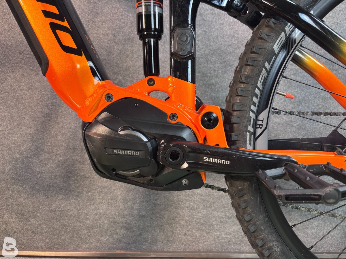 Megamo AYRON FORCE 40 EP6 2023