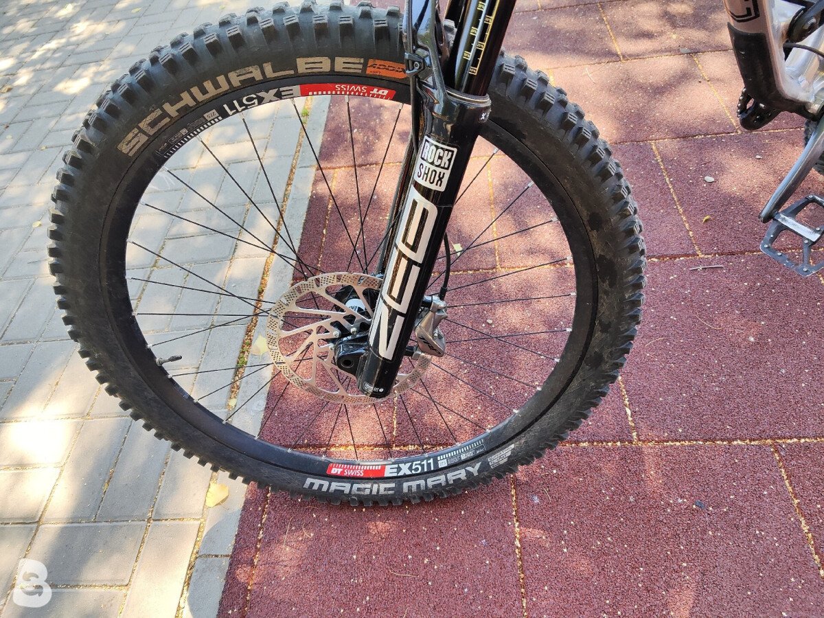 Commencal Clash 2024