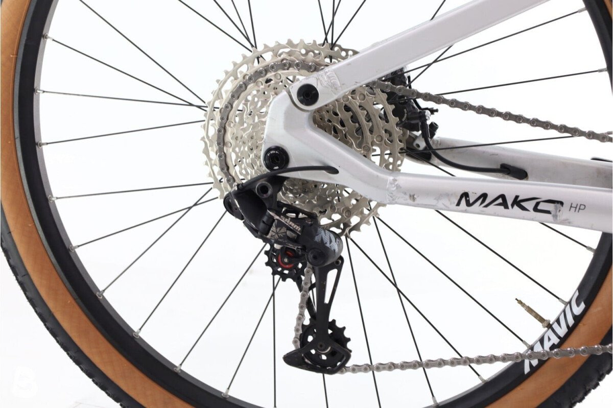 Berria Mako Hybrid HP 2022