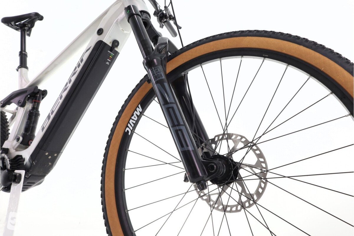 Berria Mako Hybrid HP 2022