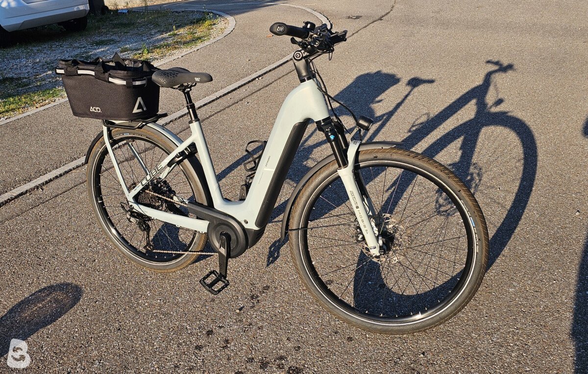 Cube Kathmandu Hybrid EX 800 2025