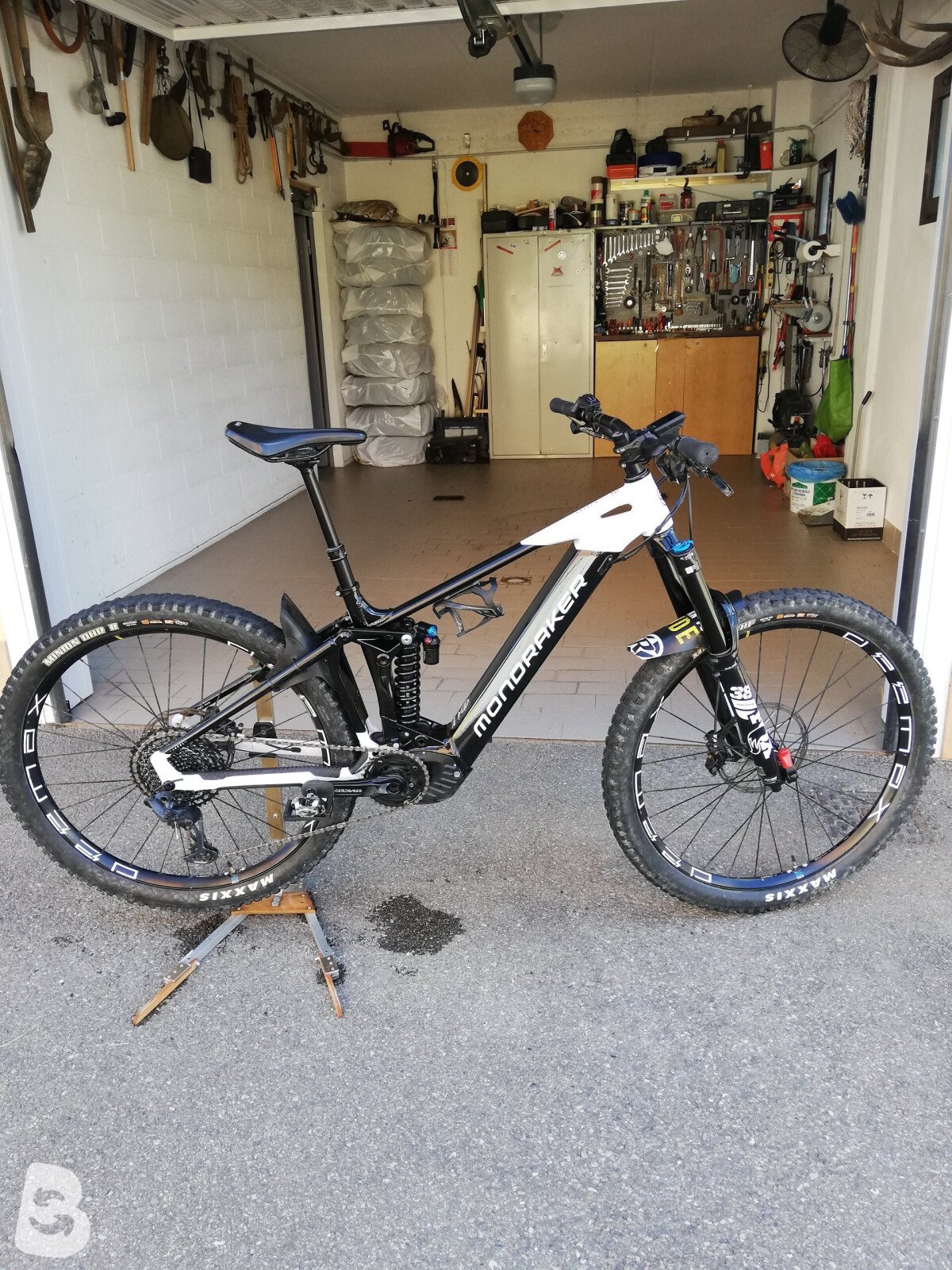 Mondraker LEVEL R 2022