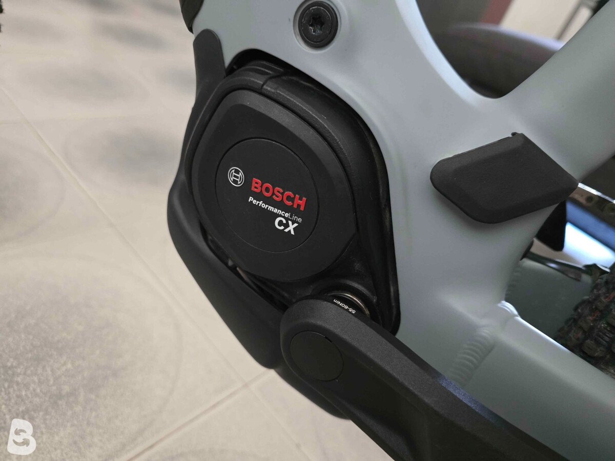 Cube Reaction Hybrid RACE 800 2026