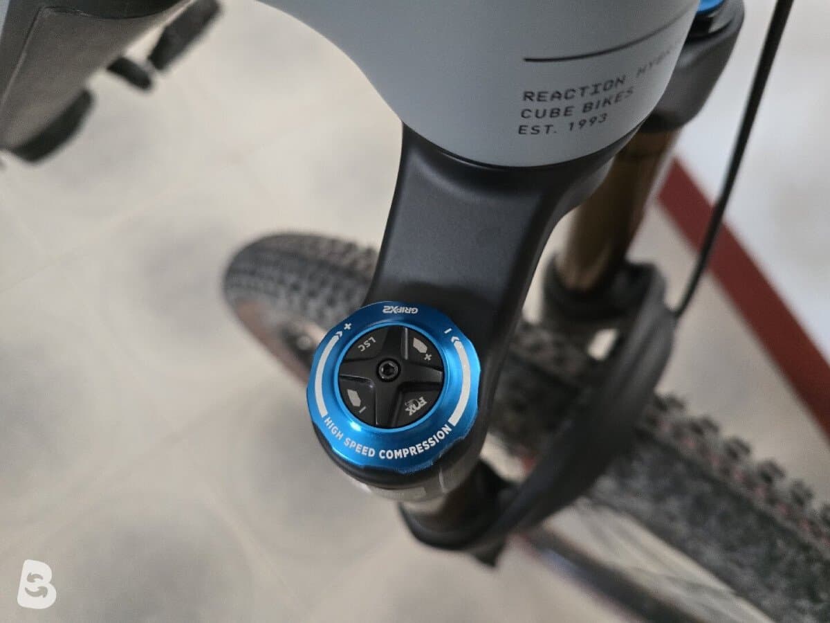 Cube Reaction Hybrid RACE 800 2026
