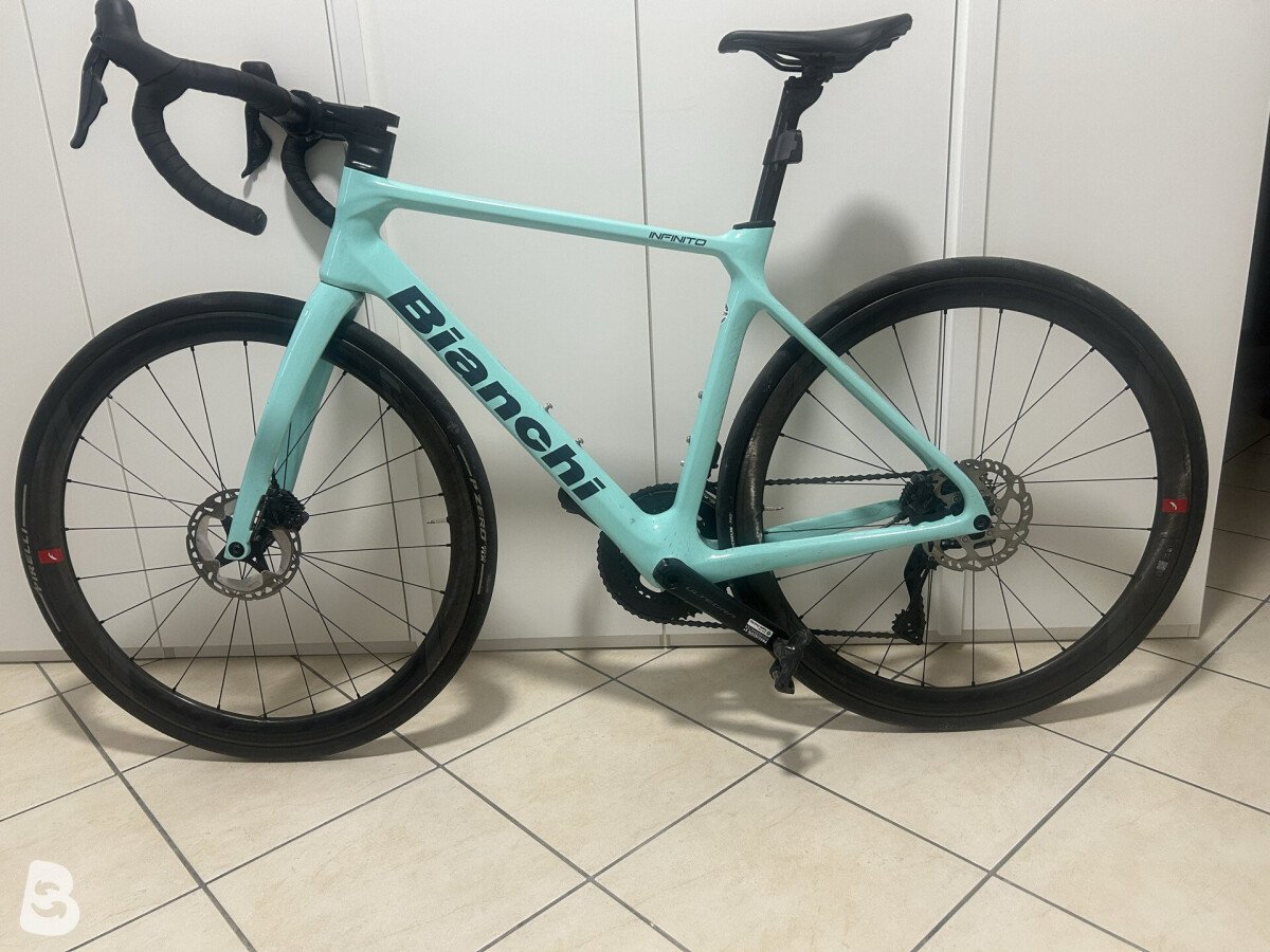 Bianchi Infinito - 105 Di2 2024