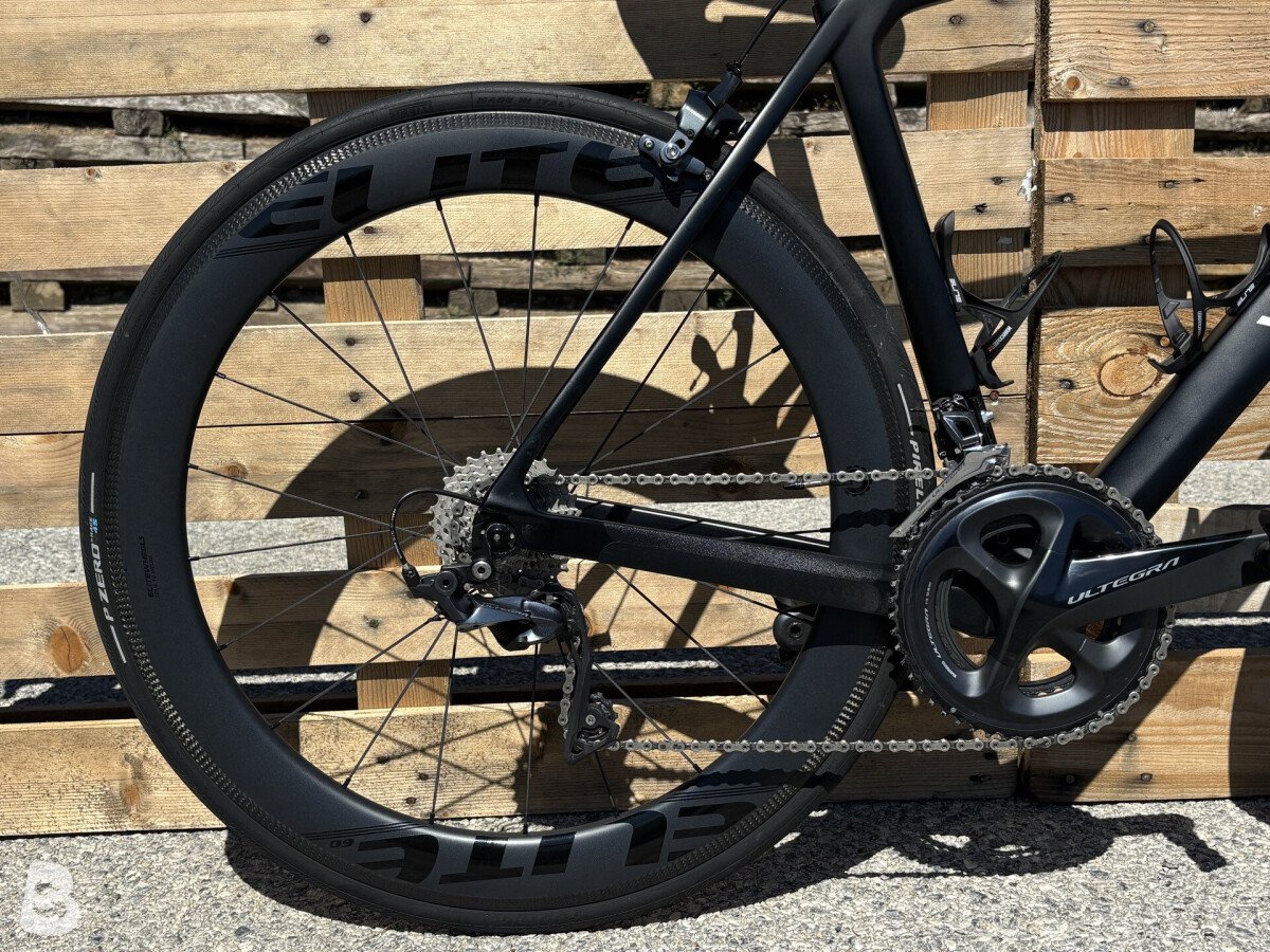 Van Rysel Ultra CF Ultegra Carbon Road Bike 2022