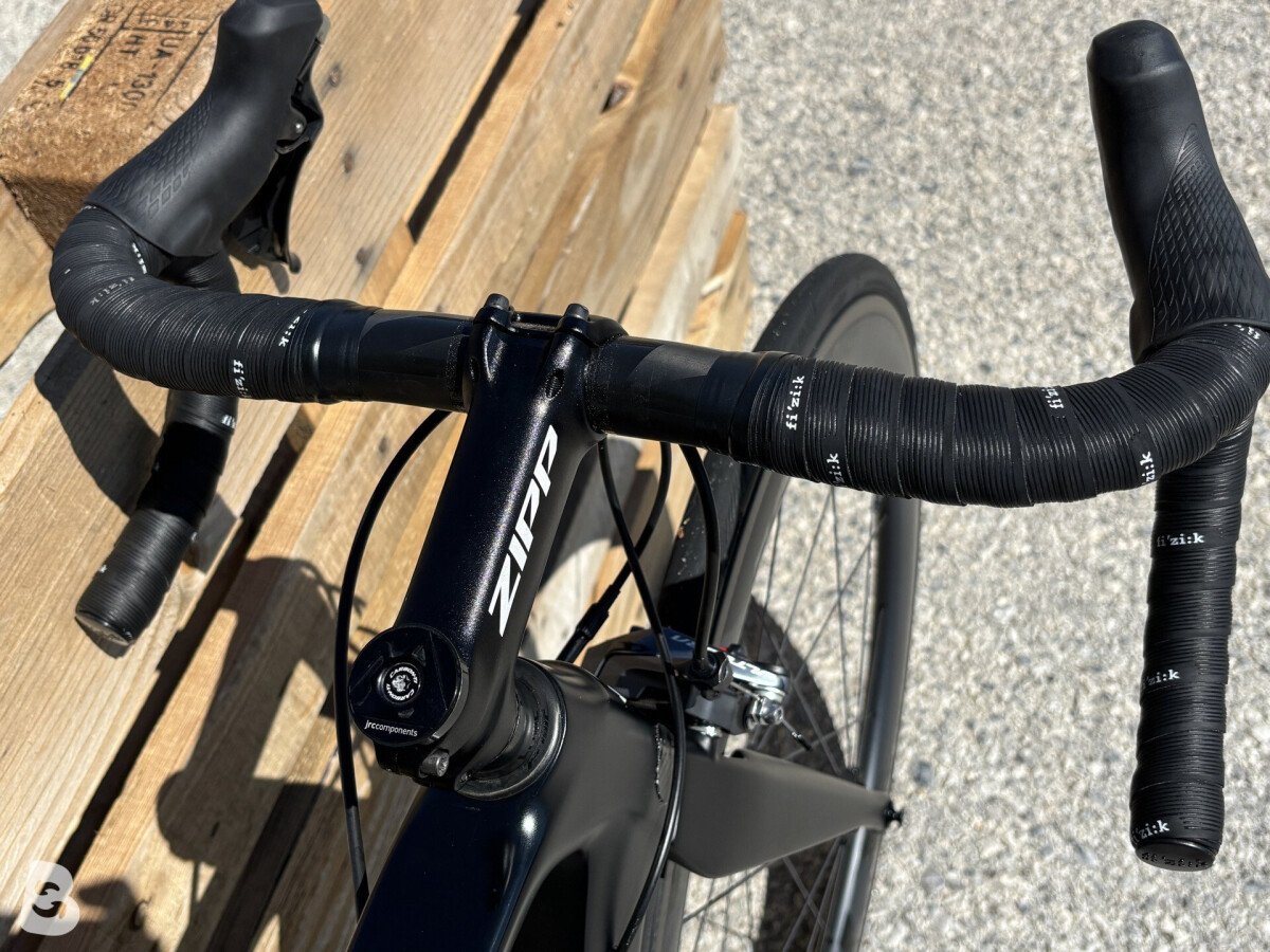 Van Rysel Ultra CF Ultegra Carbon Road Bike 2022