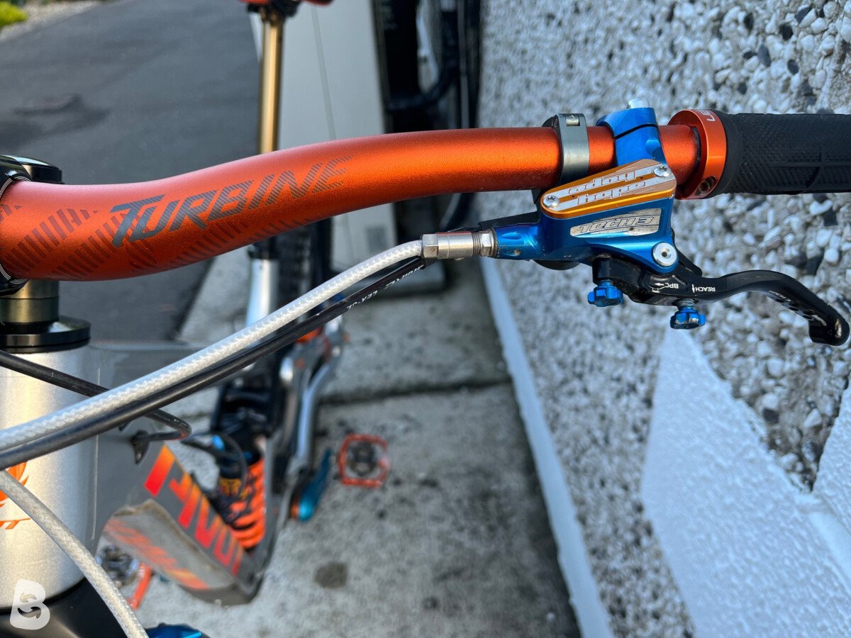 Pivot Firebird 2023