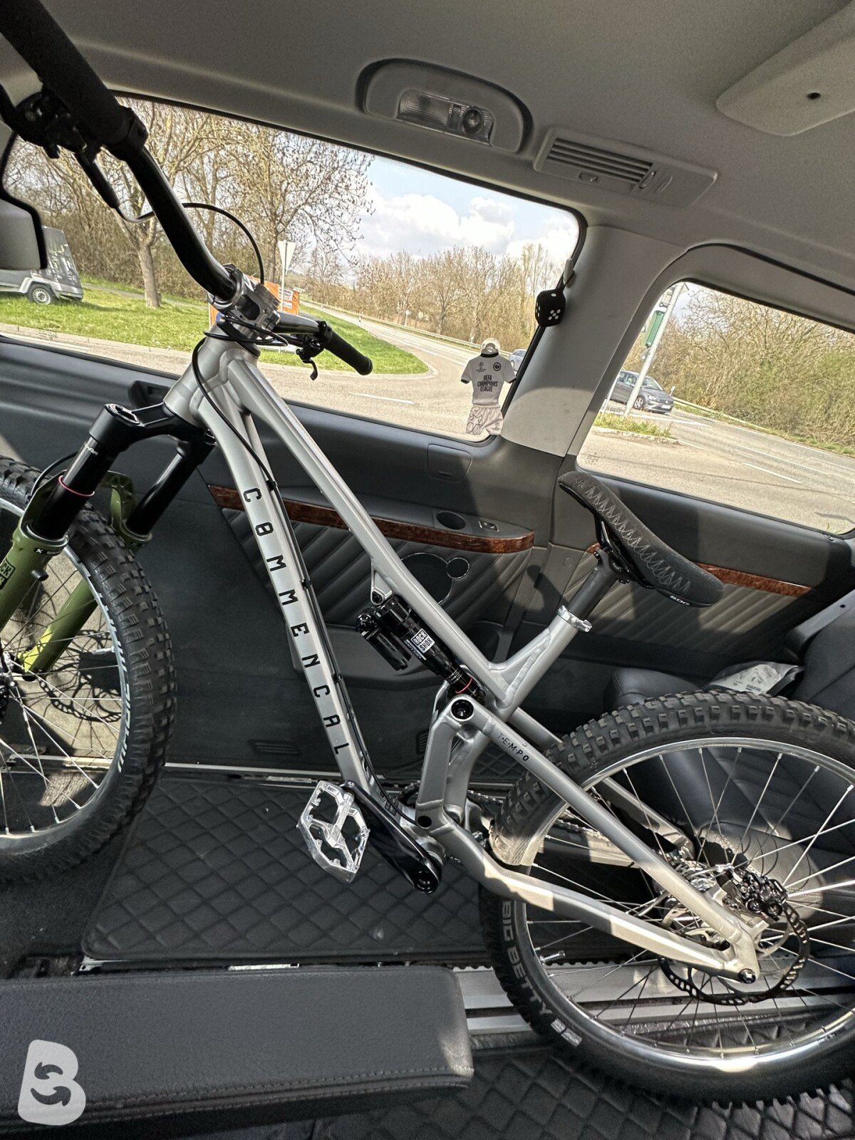 Commencal T.E.M.P.O 2023
