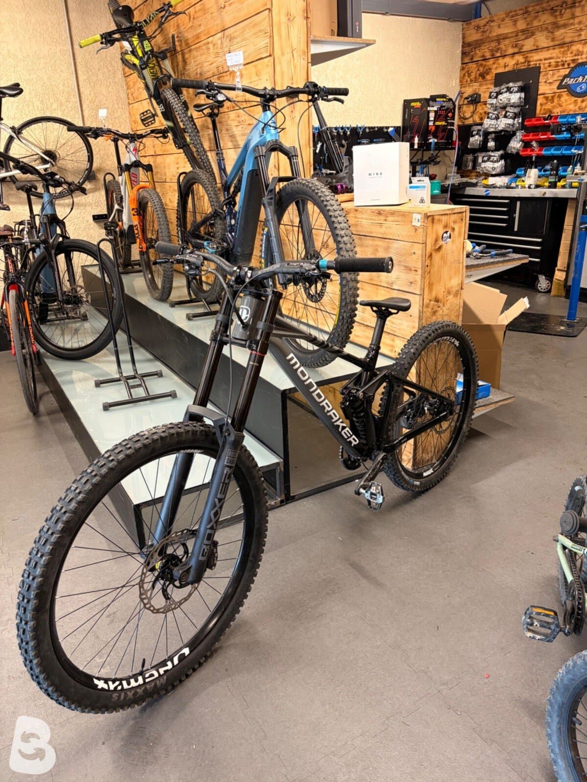 Mondraker Summun 2025