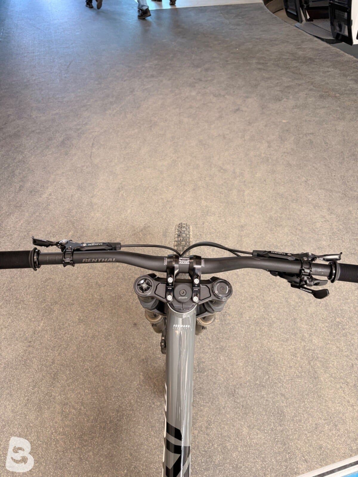 Mondraker Summun 2025