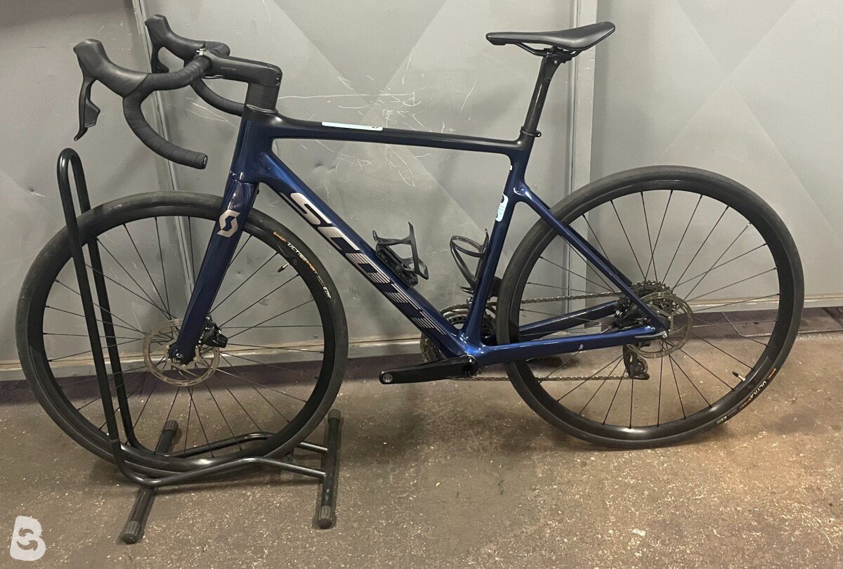Scott addict road disc 10 2022