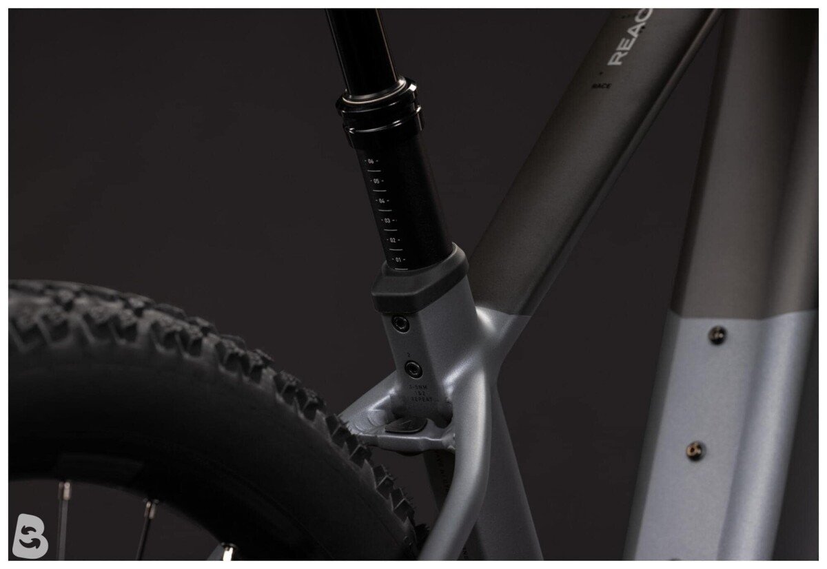 Cube Reaction Hybrid Race 800 slabgrey´n´chrome 2027