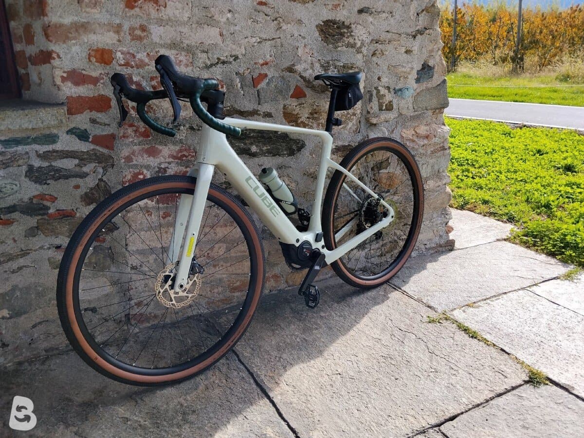 Cube Nuroad Hybrid C:62 Race 400x 2025