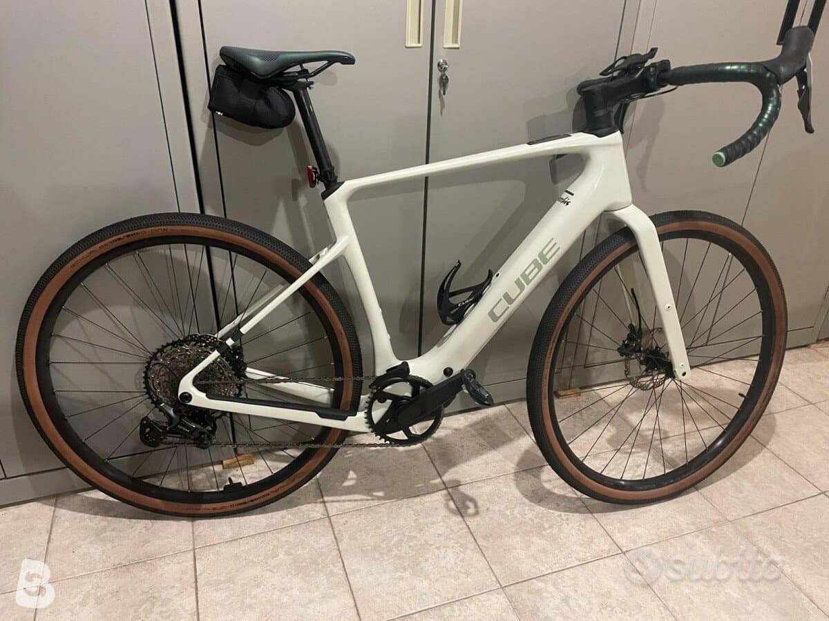 Cube Nuroad Hybrid C:62 Race 400x 2025