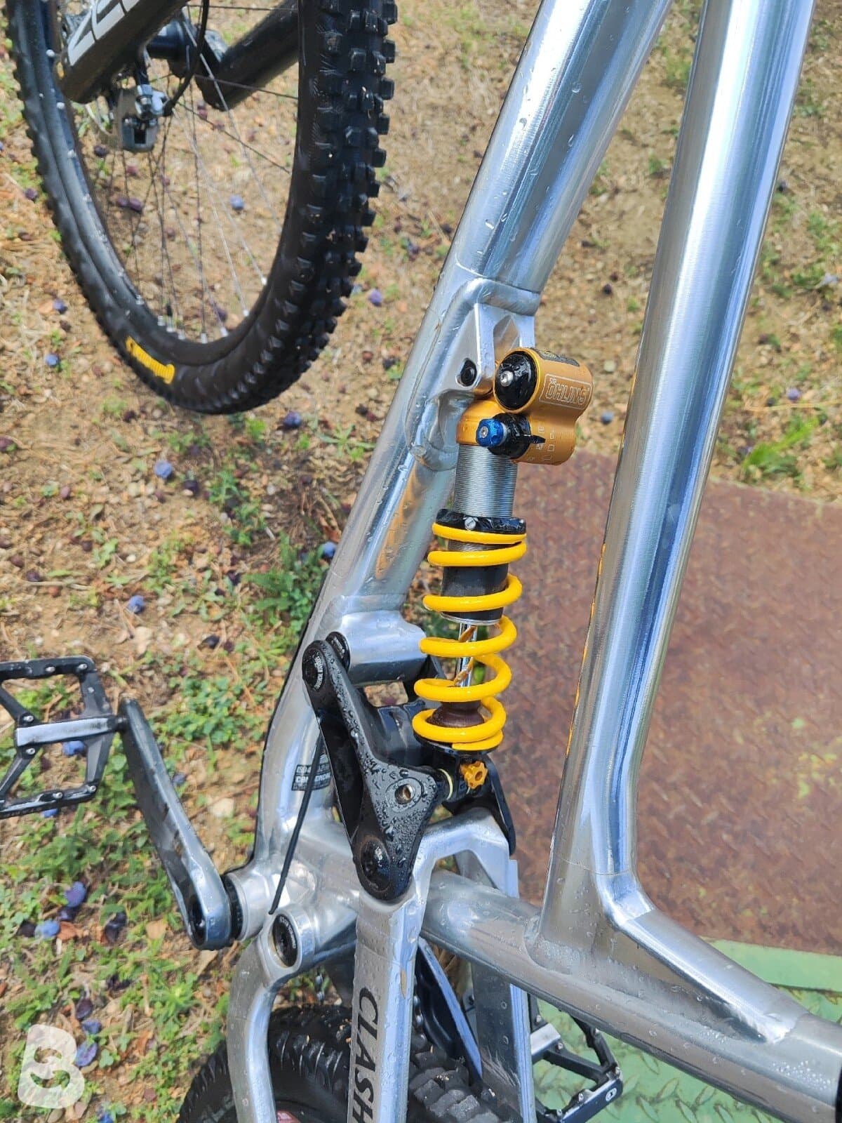 Commencal Clash Öhlins Edition 2024