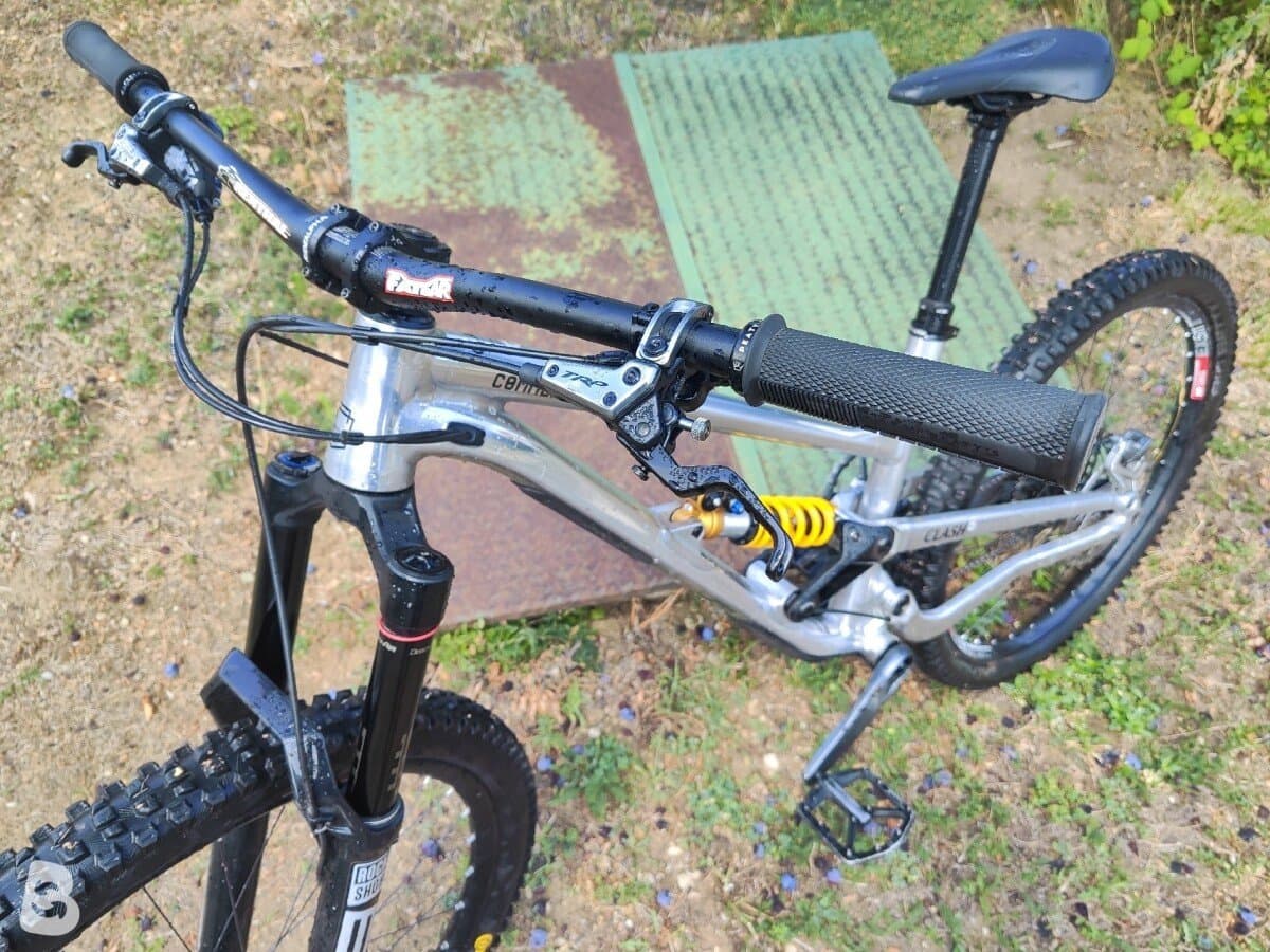 Commencal Clash Öhlins Edition 2024