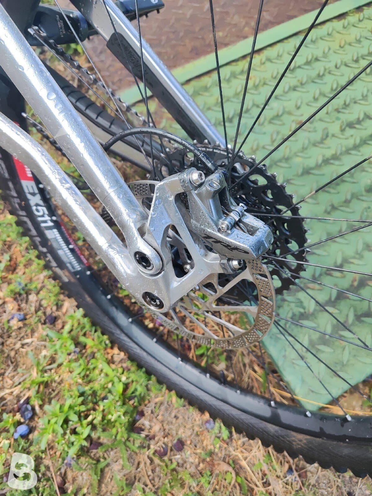Commencal Clash Öhlins Edition 2024