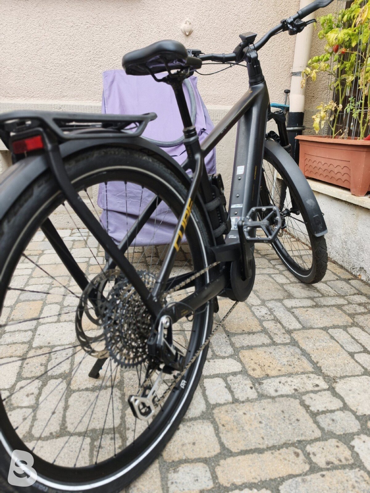Cube Kathmandu Hybrid SLT 800 2025