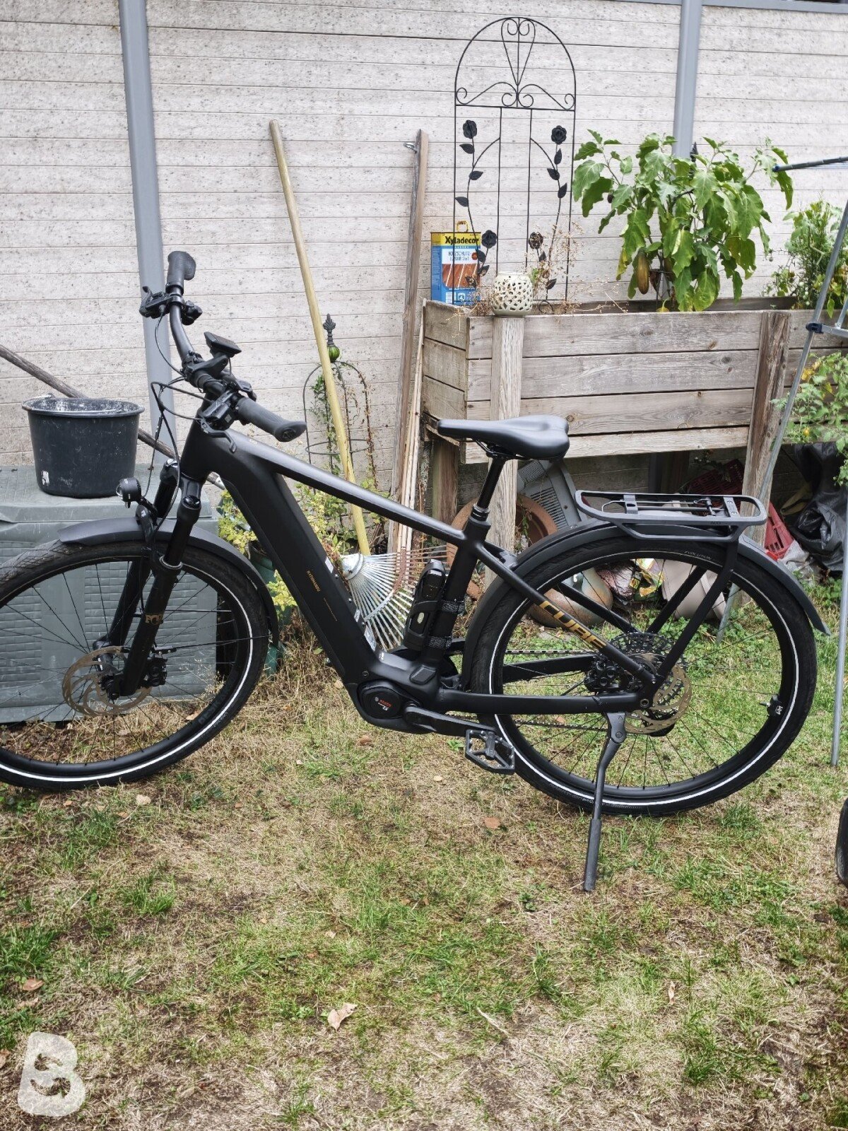 Cube Kathmandu Hybrid SLT 800 2025