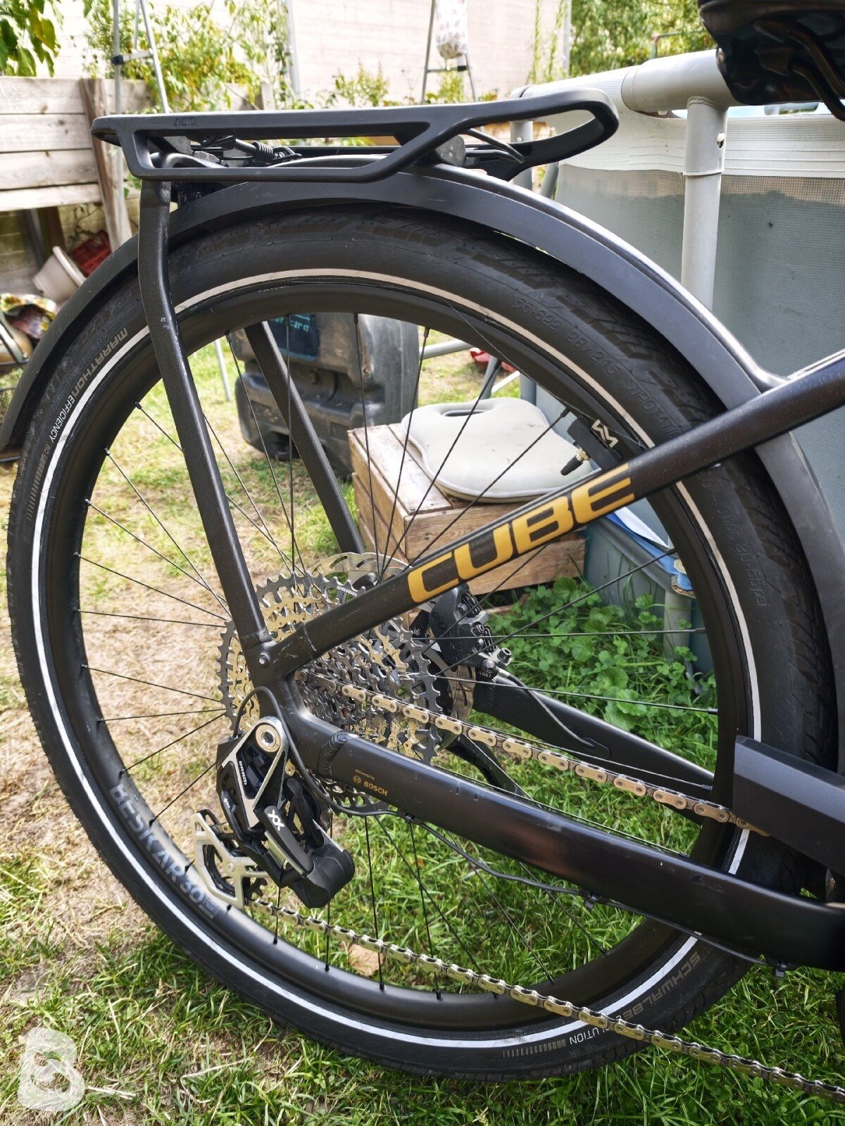 Cube Kathmandu Hybrid SLT 800 2025